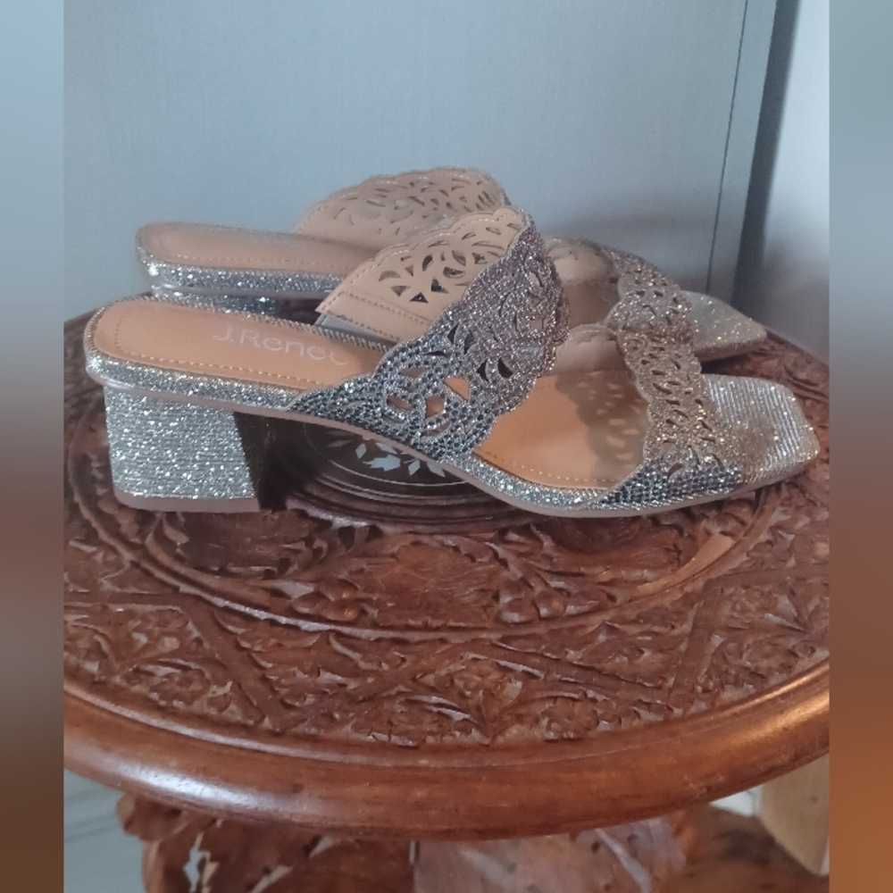 J Renee Sparkly Silver Heeled Sandals NWOT